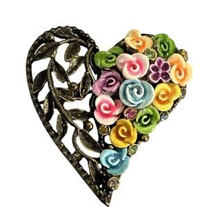 Gold tone VTG Capodimonte Style Floral Brooch Roses Heart Vtg